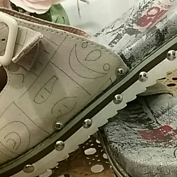 Free in a bundle - Picture 3 of 4